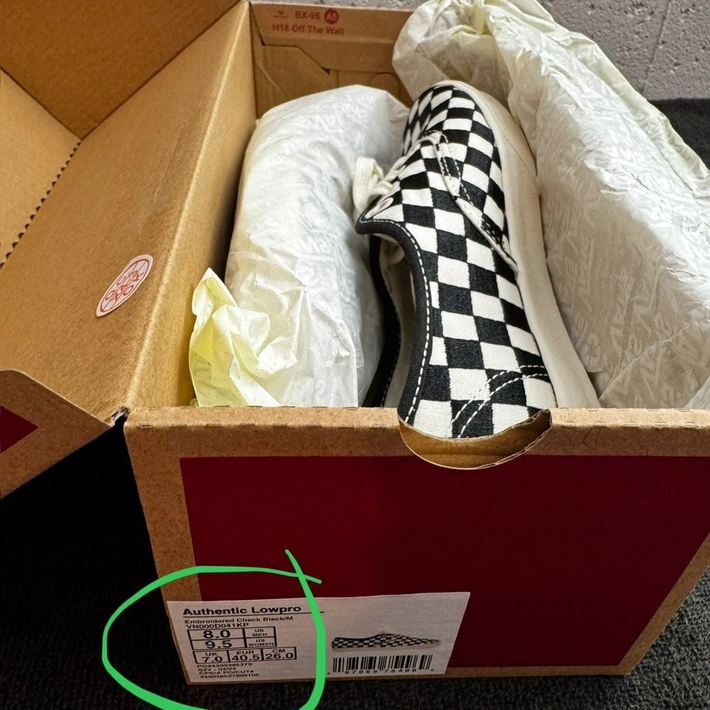Vans Black & White Checkered Lowpro - Picture 3 of 4